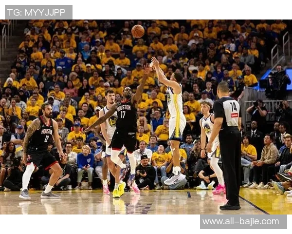 库里赞追梦独特贡献小佩顿展现个人风格助力球队